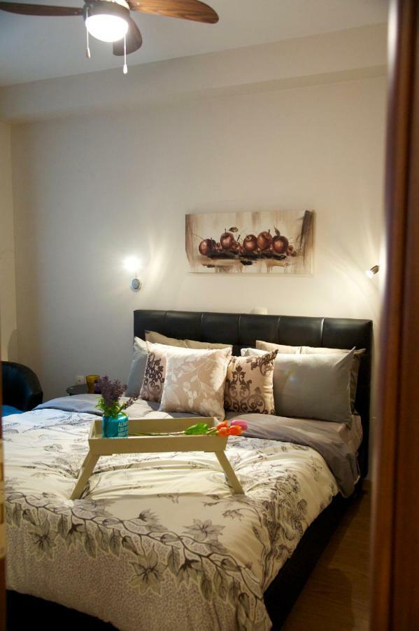Stylish And Elegant Apts Atenas Exterior foto